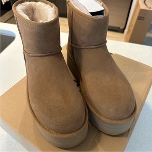 UGG CLASSIC MINI PLATFORM